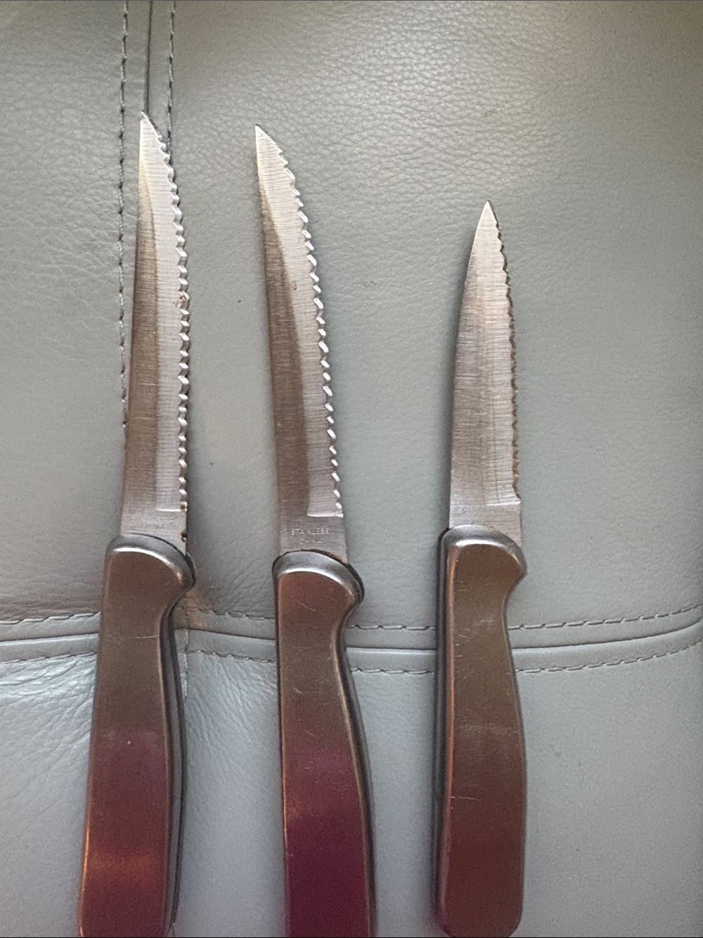 Stainless Steel Serrated Utility Knife - Silver